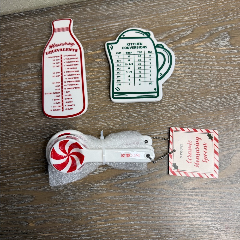 Target Bullseye Mint Measuring Spoons 4 Ct & Baking Conversion Magnet Set